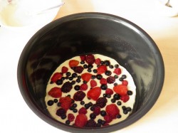 название картинки Пирог с ягодами в мультиварке