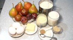 название картинки Пирог со сливами и грушами
