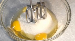 название картинки Пирог со сливами и грушами