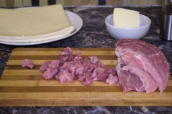 Пирог со свининой слоеный - шаг 4