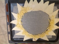 Пирог Солнышко с курицей и грибами