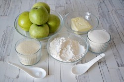 название картинки Пирог три стакана с яблоками насыпной