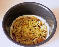 название картинки Пирог в мультиварке с грибами