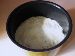 название картинки Пирог в мультиварке с грибами