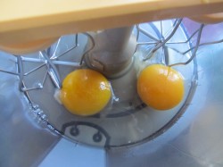 Пирог Зебра на сметане в мультиварке