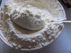 Пирог Зебра на сметане в мультиварке