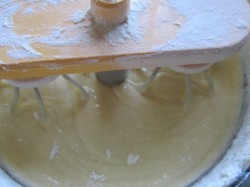 Пирог Зебра на сметане в мультиварке