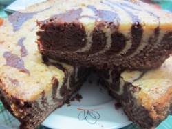 Пирог Зебра на сметане в мультиварке