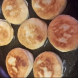 Пирожки без дрожжей, яиц и молока Бомбочки жареные - шаг 11