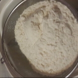 Пирожки без дрожжей, яиц и молока Бомбочки жареные - шаг 6