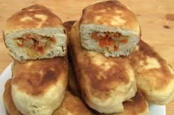 Пирожки с капустой и морковкой жареные бездрожжевые - шаг 13