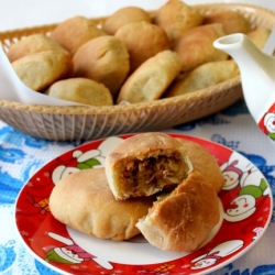 Пирожки с капустой и мясом из теста на молоке без дрожжей