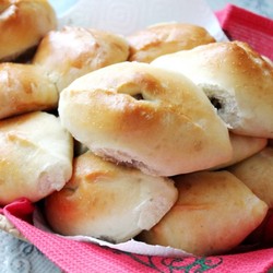 Пирожки из теста на молоке в духовке с мясом