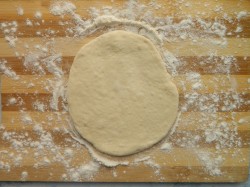 Пирожки жареные на сковороде на сухих дрожжах