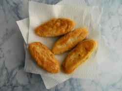 Пирожки жареные на сковороде на сухих дрожжах