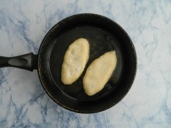 Пирожки жареные на сковороде на сухих дрожжах