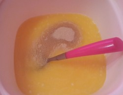 название картинки Пирожки-малыши из чудо-теста с луком и яйцом в духовке