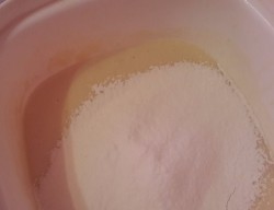 название картинки Пирожки-малыши из чудо-теста с луком и яйцом в духовке