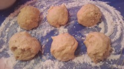 название картинки Пирожки-малыши из чудо-теста с луком и яйцом в духовке