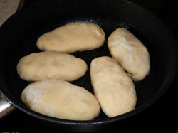 Пирожки на сковороде без кефира - шаг 11 Пирожки на сковороде без кефира - шаг 11