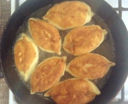 Пирожки на сырых дрожжах