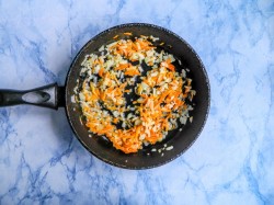 название картинки Пирожки на воде в духовке с капустой