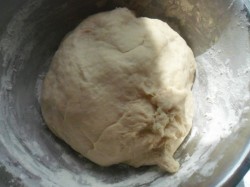 Пирожки рисовые дрожжевые печеные с яйцом - шаг 4