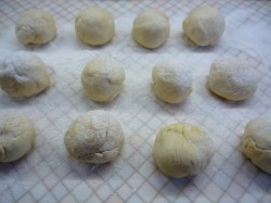 Пирожки с фаршем в духовке Румяные Хрюшки - шаг 6