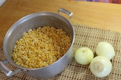 Пирожки с горохом жареные на сковороде