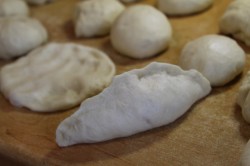 Пирожки с горохом жареные на сковороде