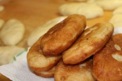 Пирожки с горохом жареные на сковороде