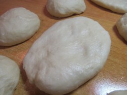 Жареные пирожки с картошкой на дрожжах на сковороде