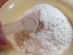 Жареные пирожки с картошкой на дрожжах на сковороде