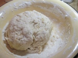 Жареные пирожки с картошкой на дрожжах на сковороде