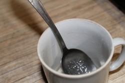 название картинки Пирожки с клубникой из дрожжевого теста в духовке