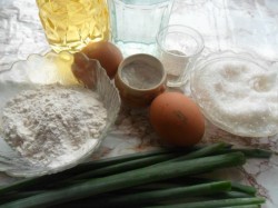 название картинки Пирожки с луком и яйцом запеченные