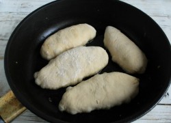 Пирожки с мясом жареные на сковороде