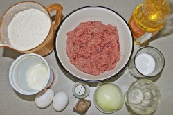 Пирожки с мясом жареные на сковороде Посикунчики - шаг 1