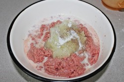 Пирожки с мясом жареные на сковороде Посикунчики - шаг 4