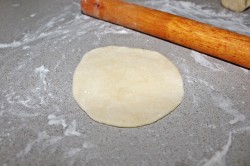 Пирожки с мясом жареные на сковороде Посикунчики - шаг 6