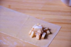 Пирожки с яблоками из теста фило в духовке