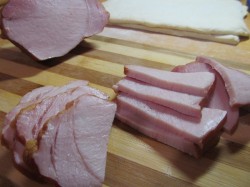 Слоеные пирожки с ветчиной и сыром - шаг 3