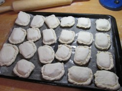 Слоеные пирожки с ветчиной и сыром - шаг 9