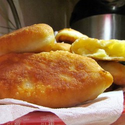 Дрожжевые пирожки в хлебопечке с картошкой несладкие - шаг 19