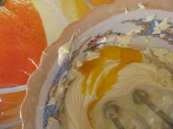 Пирожное Буше глазированные с малиново-ореховым кремом