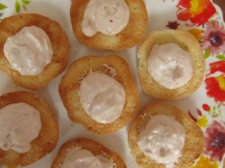 Пирожное Буше глазированные с малиново-ореховым кремом