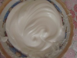 Пирожное Буше глазированные с малиново-ореховым кремом