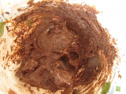 Пирожное Буше глазированные с малиново-ореховым кремом