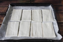 Пирожное из слоеного теста с заварным кремом - шаг 8