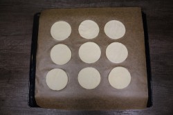 Пирожное со сливочным кремом и ягодным мармеладом - шаг 2 Пирожное со сливочным кремом и ягодным мармеладом - шаг 2